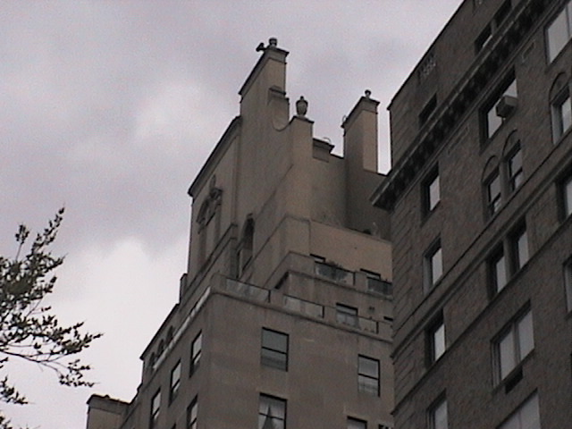 mannerist "temple" atop building on 5th ave.