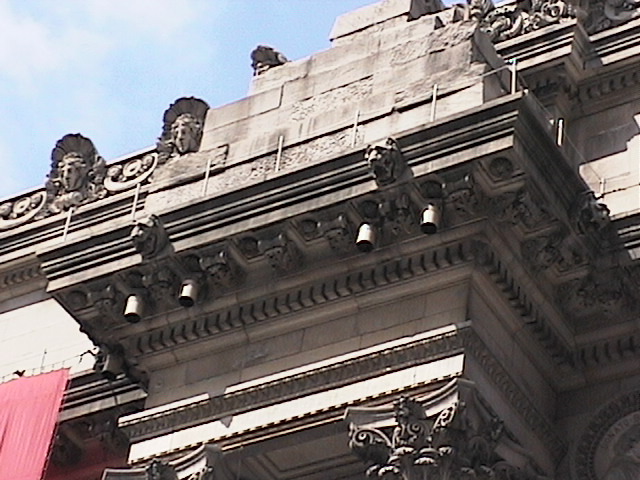 detail of Metropolitan museum facade
