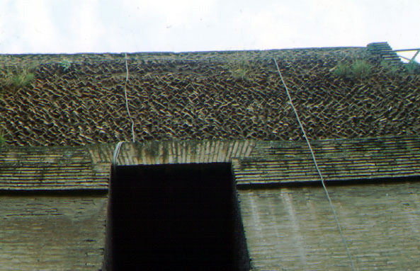 Wall constructed with rubble (pumice, potsherds, broken bricks and stone) and then covered with stucco