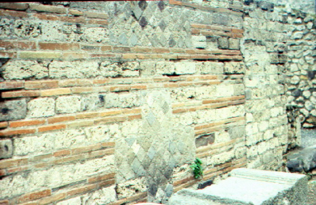 Wall made of layers of brick and rubble (OPUS VITTATUM) 