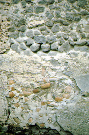 Wall made of brick and rubble