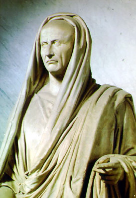 Augustus Togate (Pontifex maximus)(Paris, Louvre) 