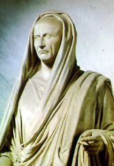 Augustus Togate (Pontifex maximus)(Paris, Louvre) 
