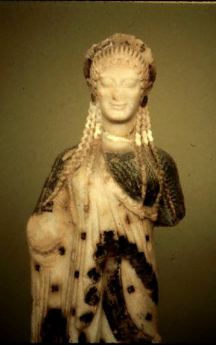 Kore from Chios (c510 BC) polychromed marble (Athens, Acropolis Museum)